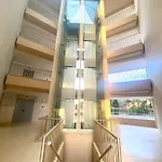 Stilysh 1br Pool & Private Parking Walk To 150m And Center Sleeps 4 (adults Only) Appartement