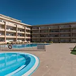 Stilysh 1br Pool & Private Parking Walk To 150m And Center Sleeps 4 (adults Only) Appartement *