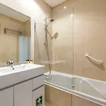 Appartement Stilysh 1br Pool & Private Parking Walk To 150m And Center Sleeps 4 (adults Only) *