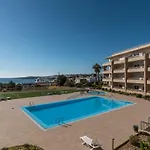 Stilysh 1br Pool & Private Parking Walk To 150m And Center Sleeps 4 (adults Only) Албуфейра