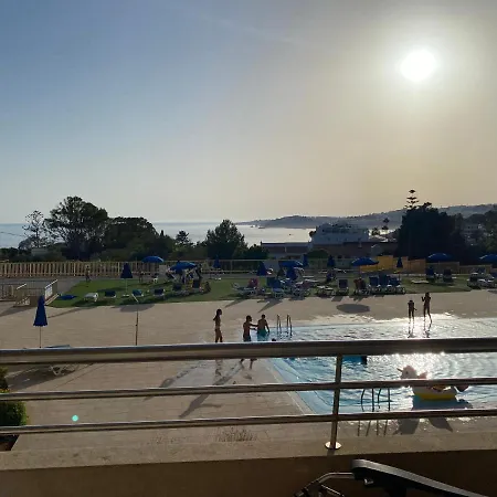 شقة Beachfront Flat, Private Parking, Pools, Sea At Less Than 200 M (adults Only)