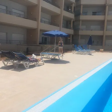 Stilysh 1br Pool & Private Parking Walk To 150m And Center Sleeps 4 (adults Only) Lejlighed Albufeira