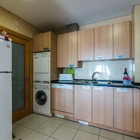 Beachfront Flat, Private Parking, Pools, Sea At Less Than 200 M (adults Only) شقة البوفيرا