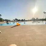 Stilysh 1br Pool & Private Parking Walk To 150m And Center Sleeps 4 (adults Only) *